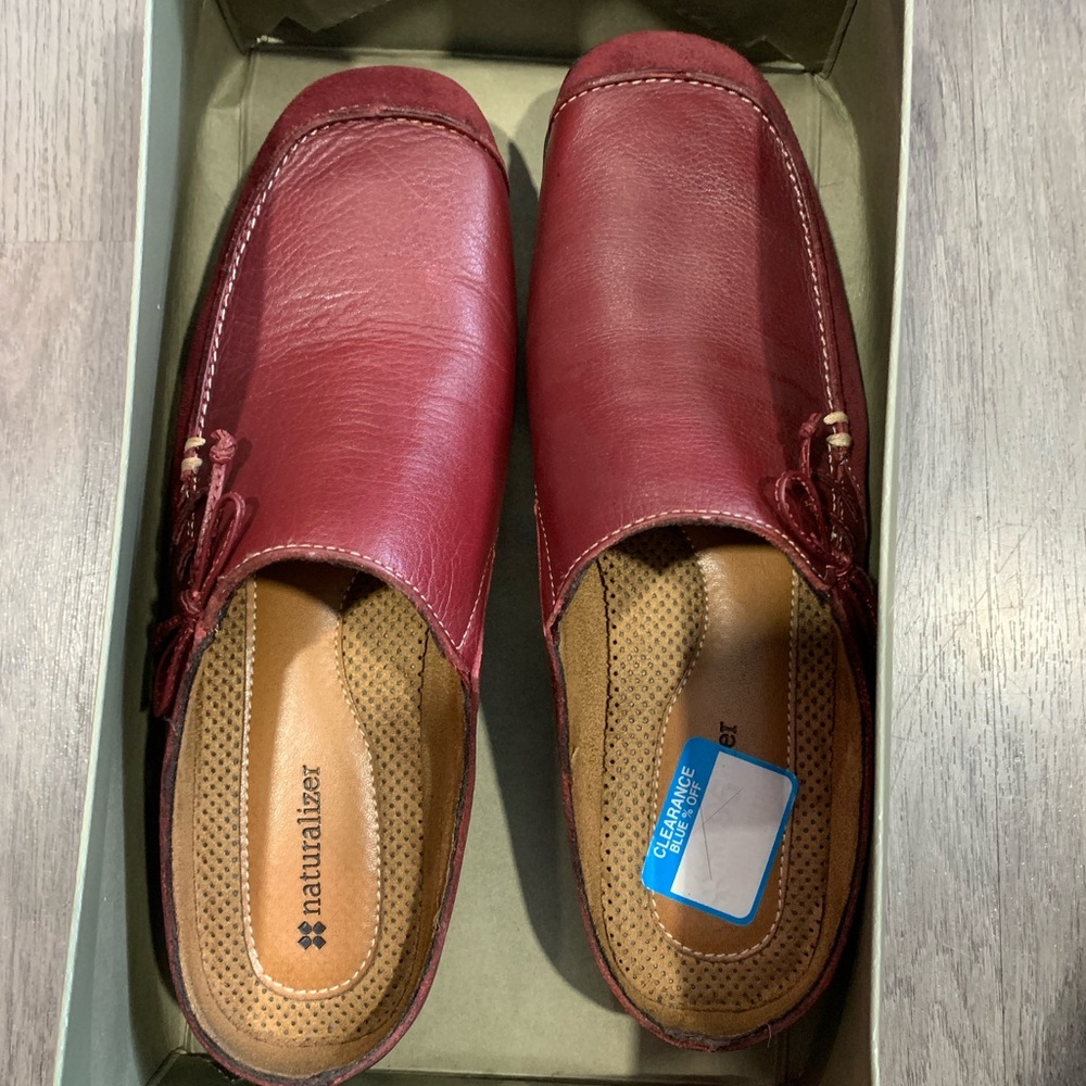 Naturalizer Burgundy Leather Slip-Ons